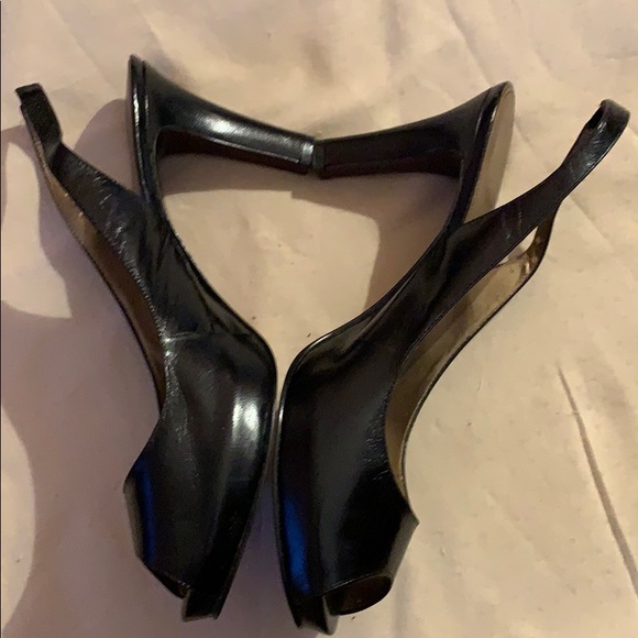 Black leather sling back shoes - Picture 2 of 3